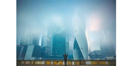 莫斯科罕见大雾 100多个航班延误或取消